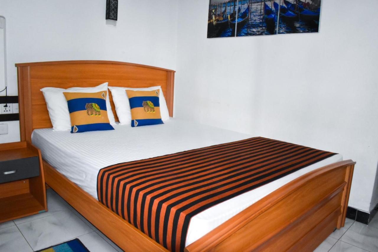 Myr-O Homestay Kombichankulama Buitenkant foto