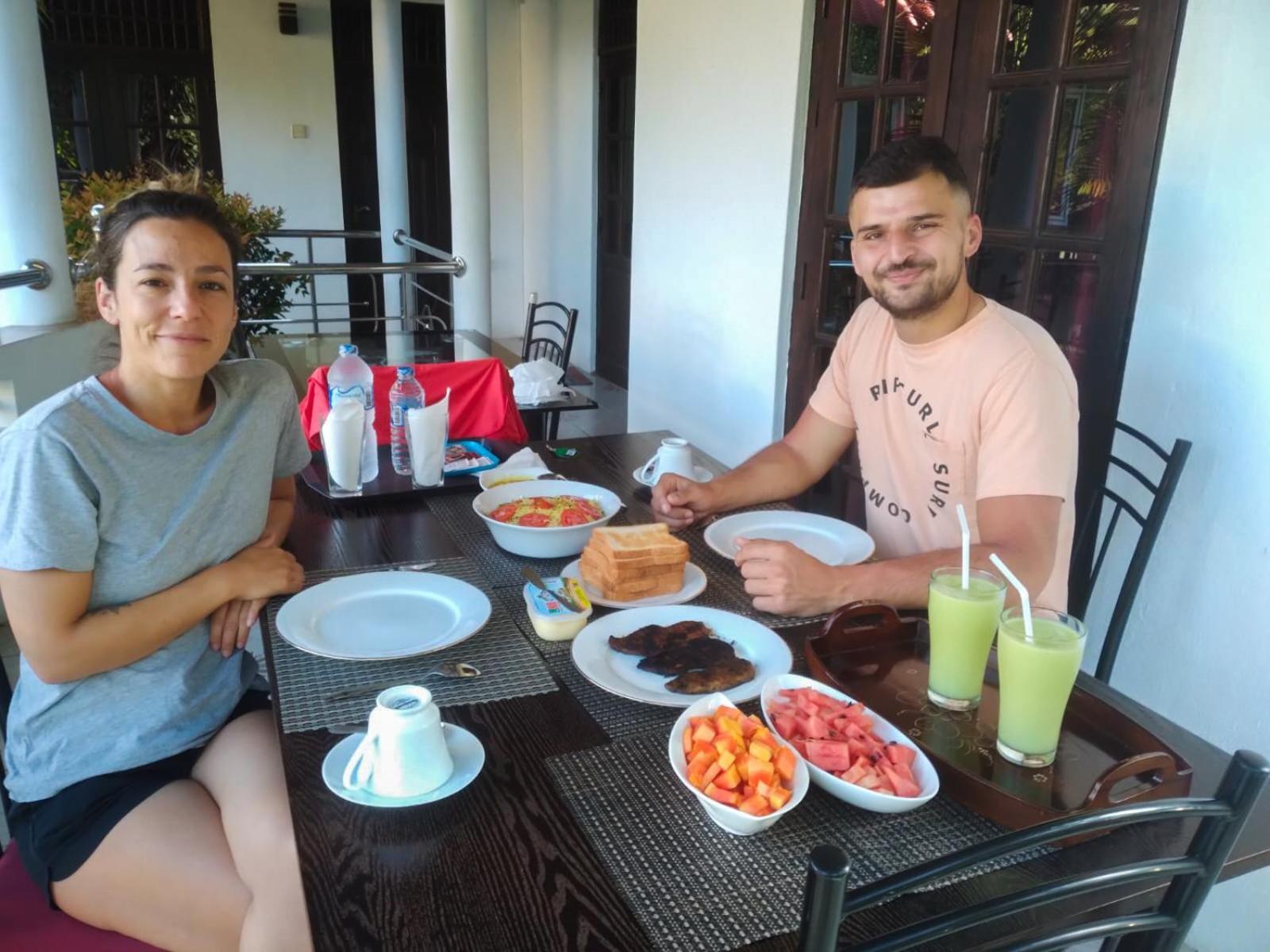 Myr-O Homestay Kombichankulama Buitenkant foto