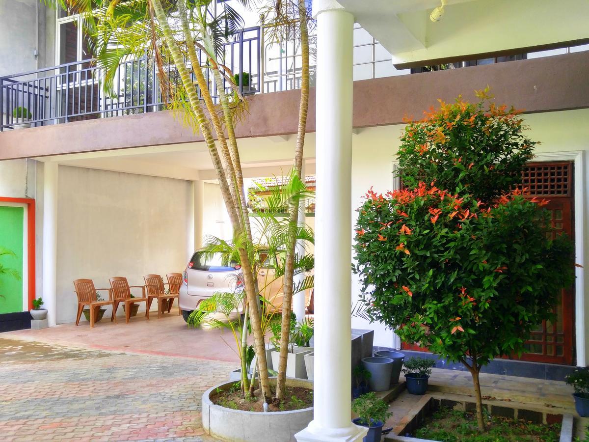 Myr-O Homestay Kombichankulama Buitenkant foto