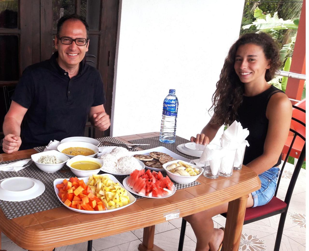 Myr-O Homestay Kombichankulama Buitenkant foto