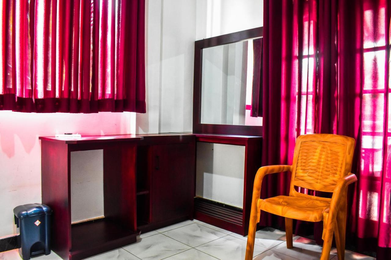 Myr-O Homestay Kombichankulama Buitenkant foto